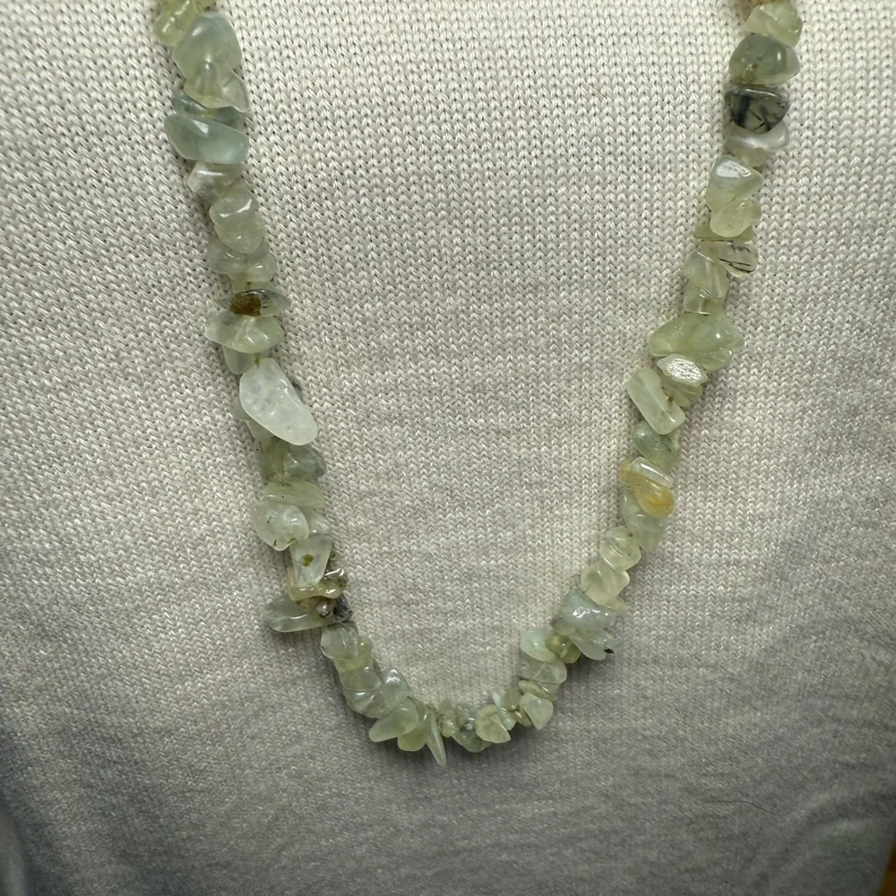 Source‎ Unknown Light Green Gemstone Necklace